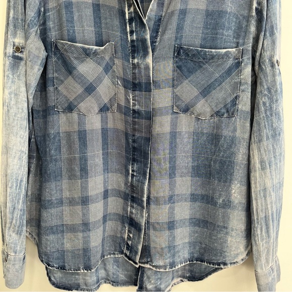 Bella Dahl blue plaid split back button front shirt distressed chambray medium - Picture 3 of 9